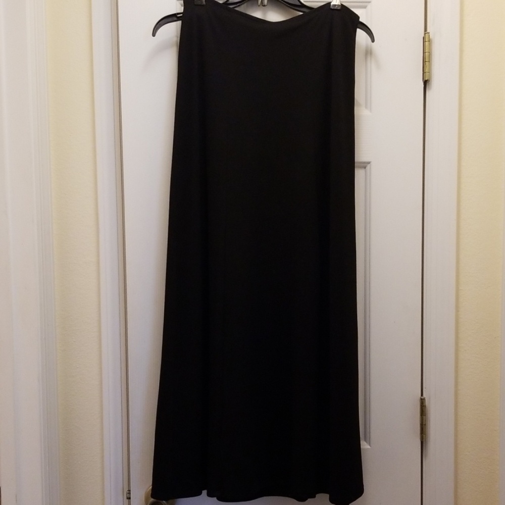 Stretchy maxi skirt